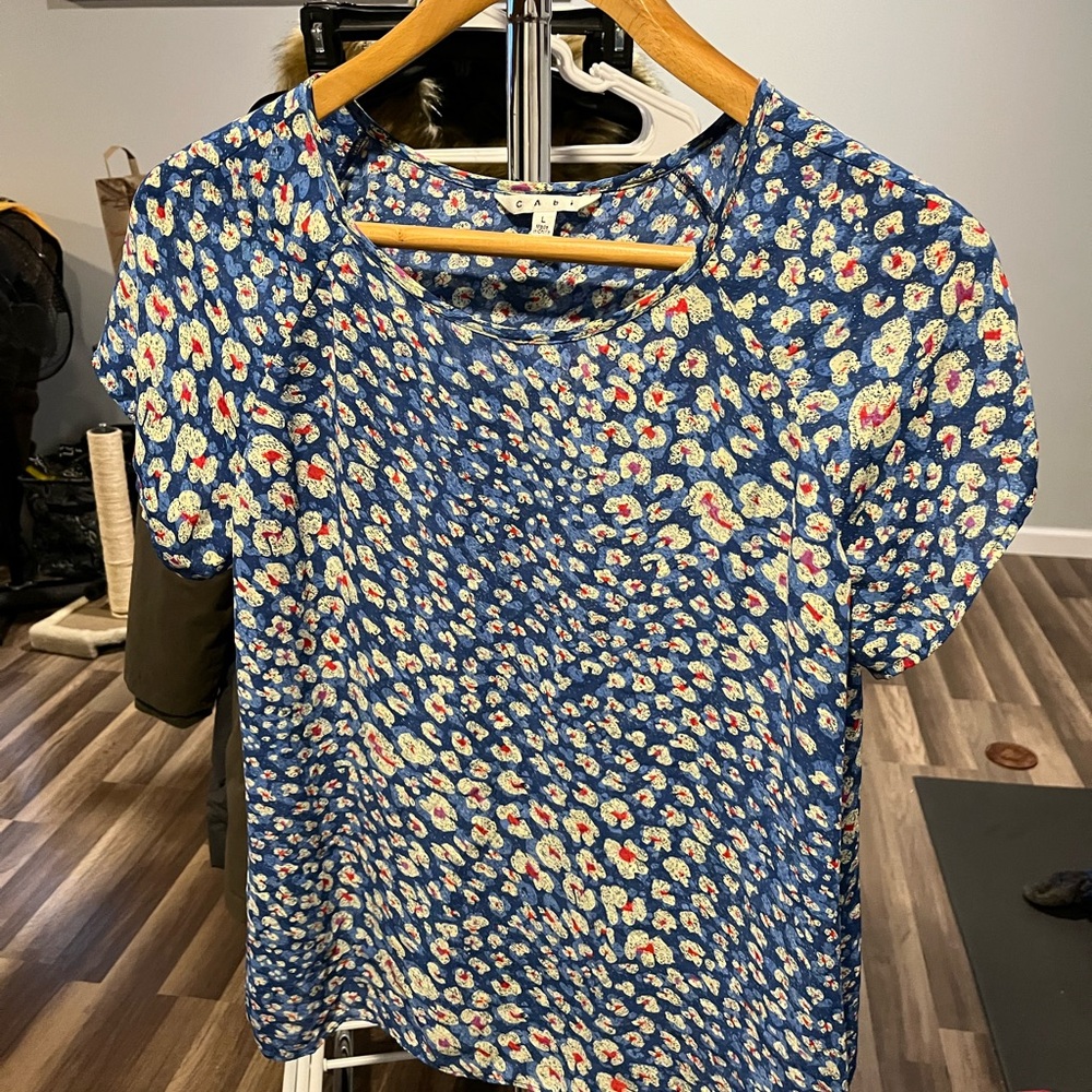 CAbi floral blouse size large